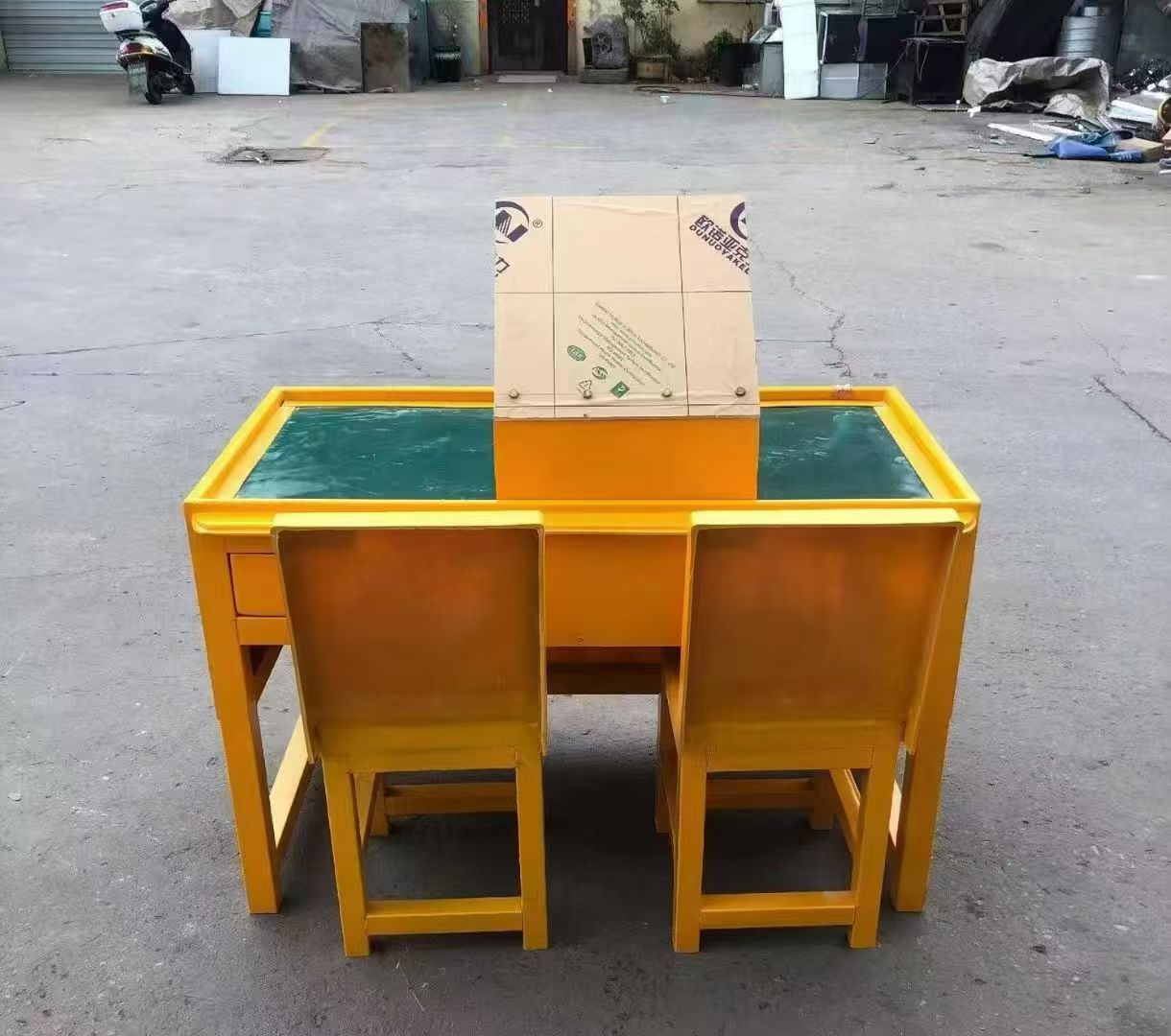 商州防静电导通桌井下煤矿火工品发放桌：危险品流转的安全守护者